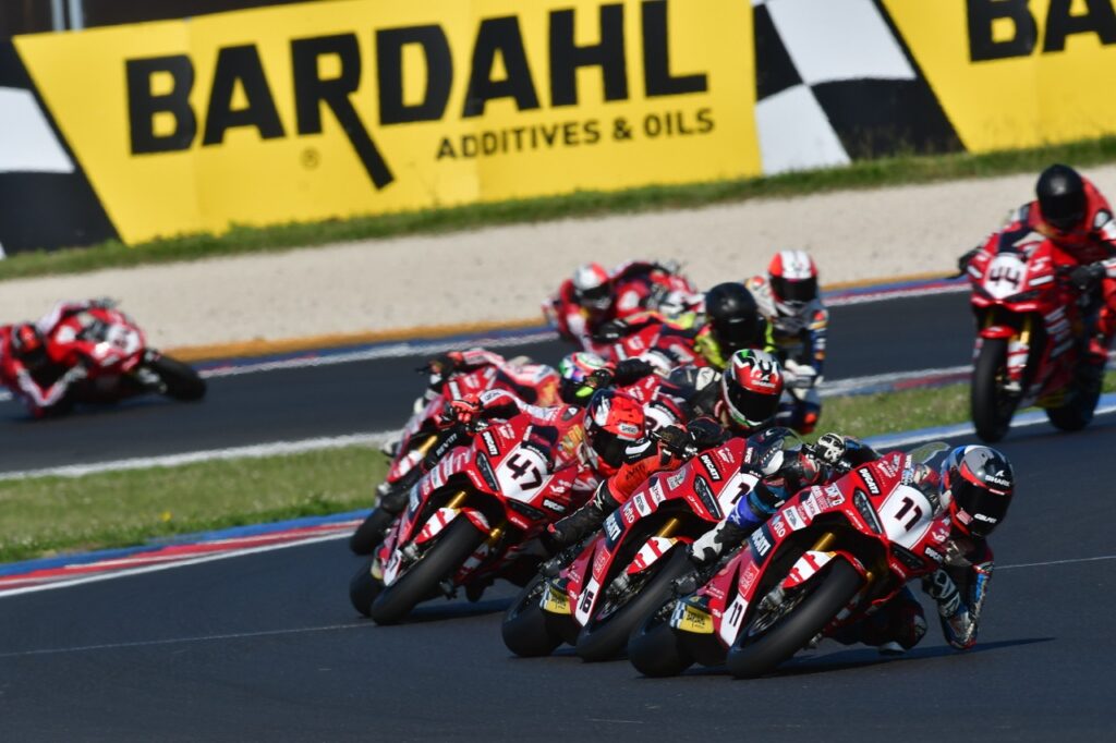 ducati-v2-misano-group-